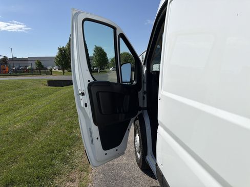 Used 2023 RAM ProMaster 2500 FWD image 10