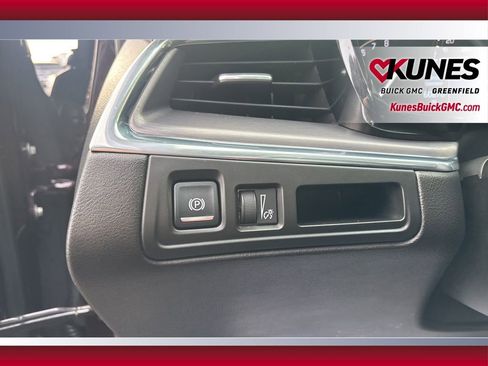 Used 2018 Cadillac XT5 Luxury w/ Driver Awareness Package image 22