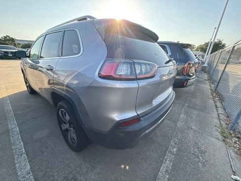 Used 2019 Jeep Cherokee Limited FWD image 9