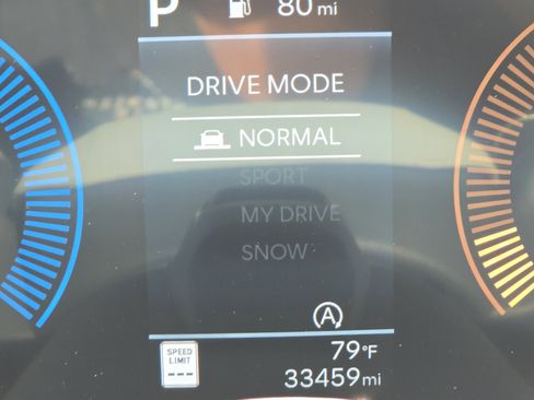 Used 2025 Hyundai Santa Fe SEL AWD/4WD image 11