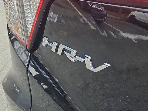 Certified 2022 Honda HR-V LX image 12