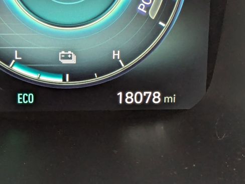 Used 2023 Hyundai Santa Fe Limited image 19