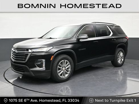 Used 2022 Chevrolet Traverse LT FWD image 1