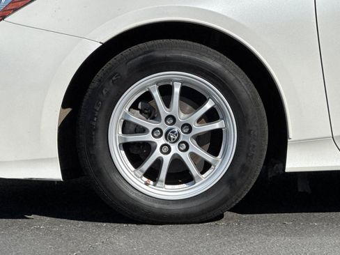 Used 2018 Toyota Prius One image 44