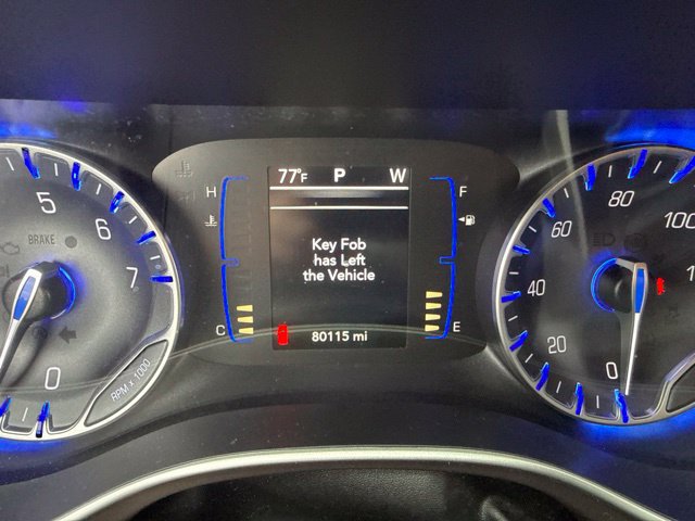 Used 2018 Chrysler Pacifica Touring-L FWD image 18