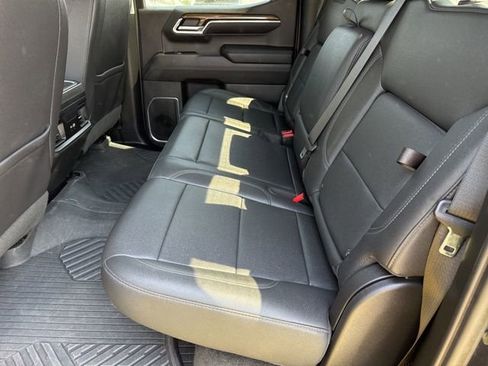 Used 2023 Chevrolet Silverado 1500 LT w/ Z71 Off-Road Package image 23