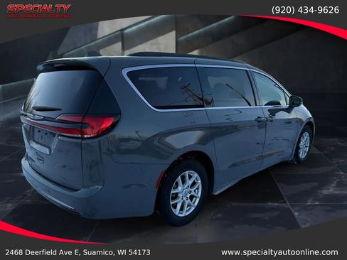 Used 2022 Chrysler Pacifica Touring-L image 9