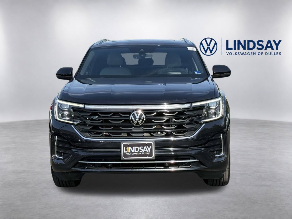 Used 2024 Volkswagen Atlas Cross Sport SEL R-Line AWD/4WD image 2