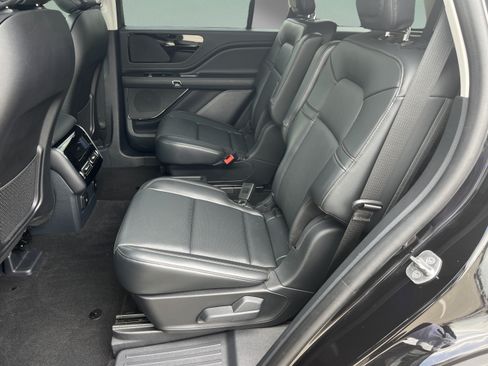 Certified 2025 Lincoln Aviator AWD image 24