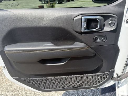 Used 2021 Jeep Wrangler Unlimited Sahara AWD/4WD image 22