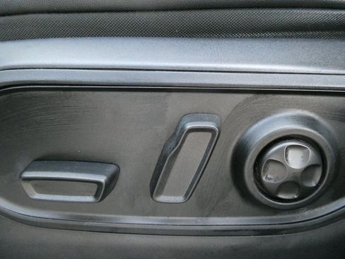 Used 2022 Jeep Grand Cherokee L Limited image 29