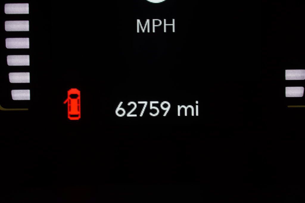 Used 2019 Jeep Cherokee Latitude Plus AWD/4WD image 8