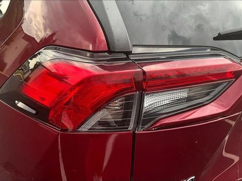 Used 2019 Toyota RAV4 XLE Premium w/ Cold Weather Package FWD image 23