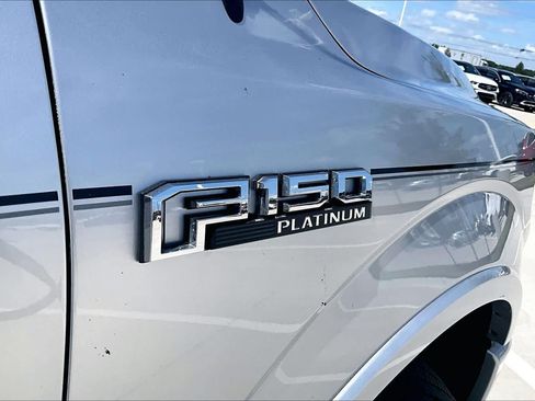 Used 2016 Ford F150 Platinum w/ Equipment Group 701A Luxury AWD/4WD image 29