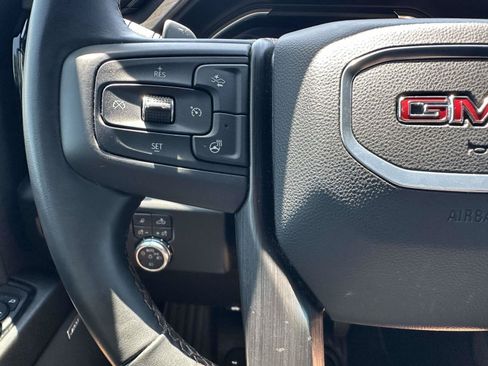 Used 2024 GMC Sierra 1500 AT4 w/ Technology Package AWD/4WD image 12
