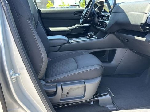 Certified 2025 Nissan Pathfinder SV FWD image 15