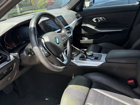 Used 2019 BMW 330i Sedan w/ Premium Package RWD image 4