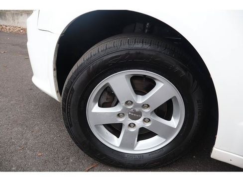 Used 2012 Dodge Grand Caravan SXT FWD image 15