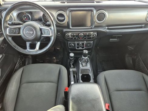 Used 2018 Jeep Wrangler Unlimited Sahara image 14