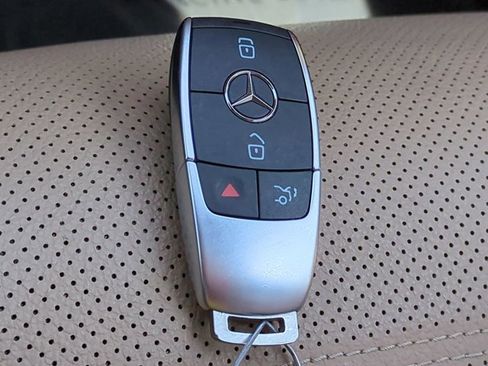 Used 2024 Mercedes-Benz GLE 350 4MATIC image 30