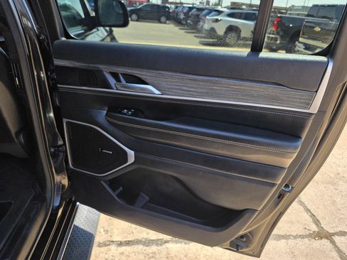 Used 2024 Jeep Wagoneer L Series III w/ Flexible Seating Group AWD/4WD image 21