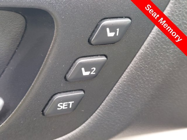 Used 2016 Toyota Highlander Limited AWD/4WD image 21