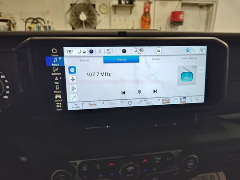Used 2026 Jeep Wrangler Unlimited Rubicon w/ Technology Group AWD/4WD image 19