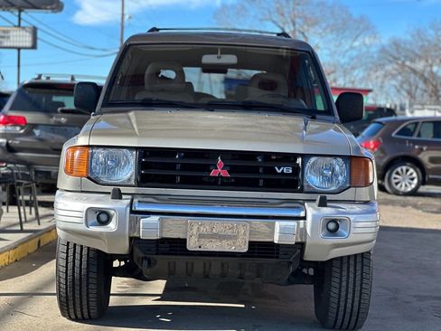 Used 2000 Mitsubishi Montero image 11