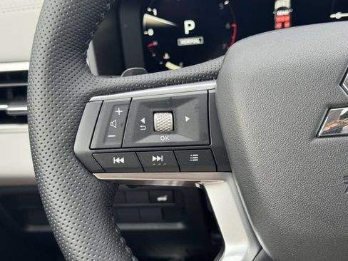 New 2025 Mitsubishi Outlander AWD image 25