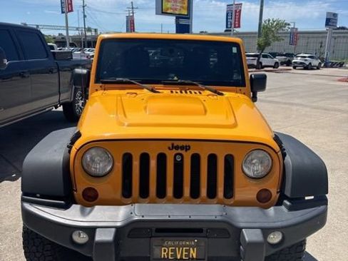 Used 2013 Jeep Wrangler Unlimited Sahara image 1