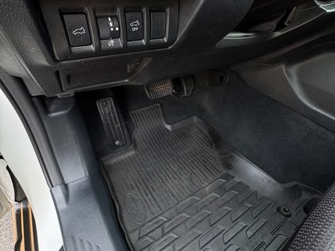 Used 2024 Subaru Outback Premium AWD/4WD image 15