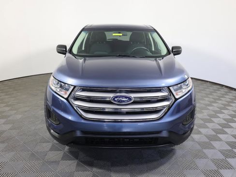 Used 2018 Ford Edge SE FWD image 2