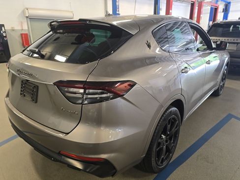 Used 2022 Maserati Levante Modena AWD/4WD image 6