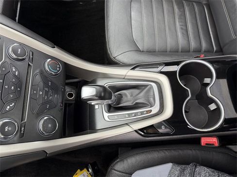 Used 2015 Ford Fusion SE w/ Equipment Group 202A image 25