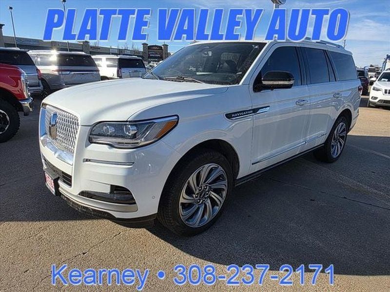 Used 2023 Lincoln Navigator Reserve AWD/4WD image 1