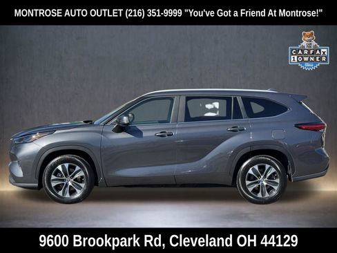 Used 2023 Toyota Highlander XLE image 7