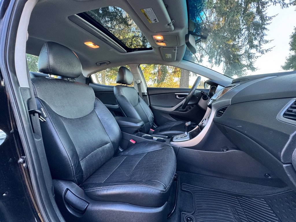 Used 2012 Hyundai Elantra Limited w/ Technology Pkg 5 FWD image 8