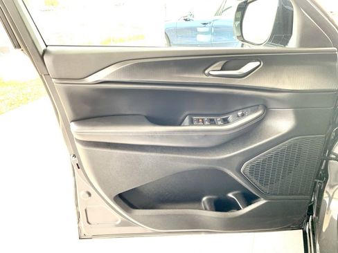 Used 2023 Jeep Grand Cherokee Altitude image 10