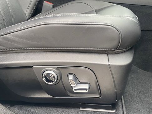 Used 2021 Maserati Levante S GranSport image 40