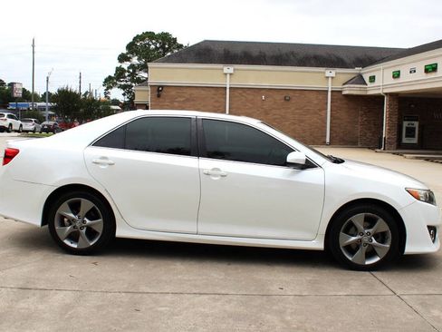 Used 2012 Toyota Camry SE FWD image 1