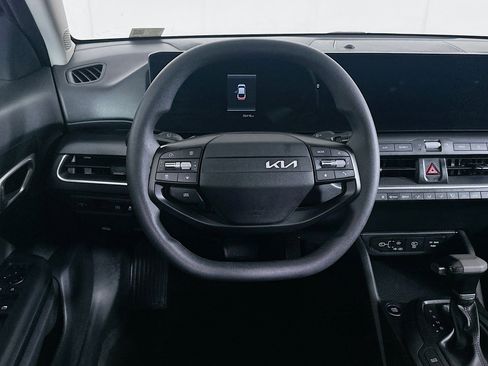 Used 2025 Kia K4 LXS image 18