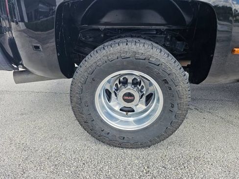 Used 2018 GMC Sierra 3500 Denali w/ Duramax Plus Package AWD/4WD image 15