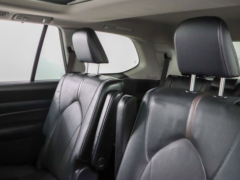 Used 2024 Toyota Grand Highlander AWD image 27