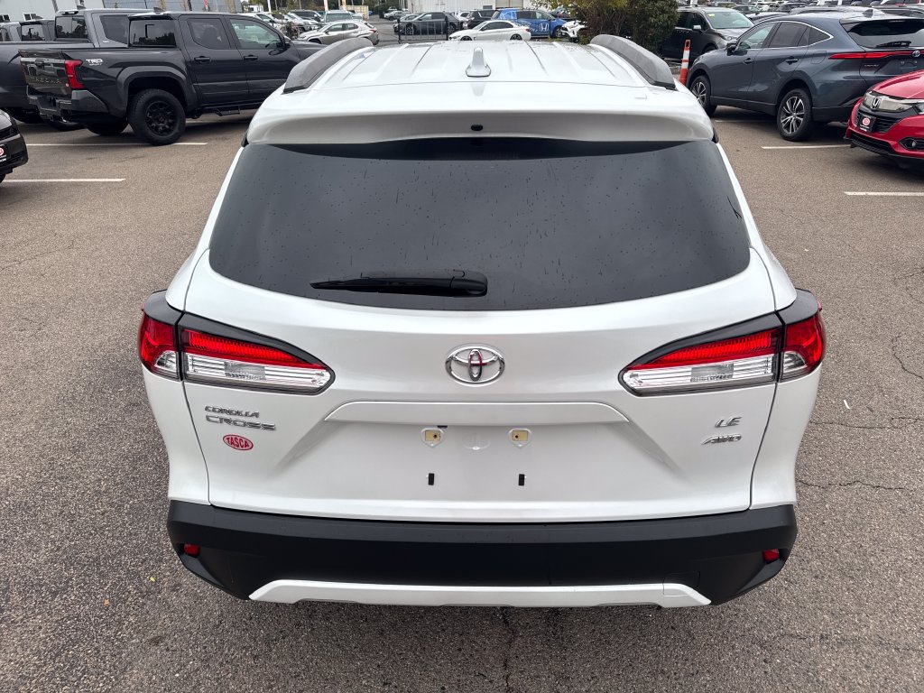 Used 2023 Toyota Corolla Cross LE w/ Moonroof Package AWD/4WD image 6