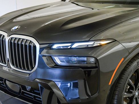 Used 2024 BMW X7 xDrive40i w/ M Sport Package AWD/4WD image 8