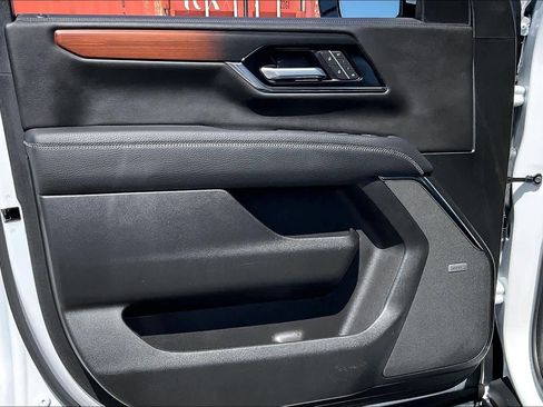 Used 2026 GMC Yukon XL Denali w/ Sun & Power Step Package image 22