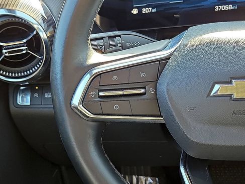 Used 2025 Chevrolet Equinox LT FWD image 18