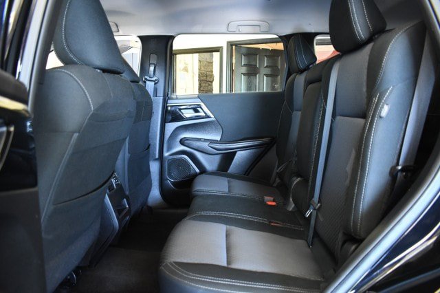 Used 2024 Mitsubishi Outlander ES AWD/4WD image 15