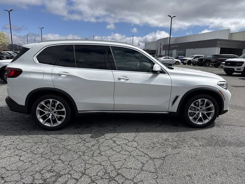 Used 2022 BMW X5 sDrive40i w/ Parking Assistance Package image 8