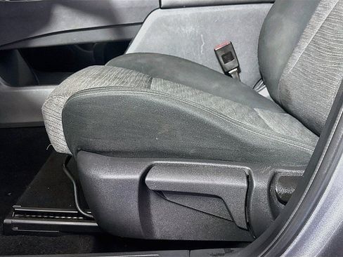 Used 2021 Nissan Rogue S FWD image 19